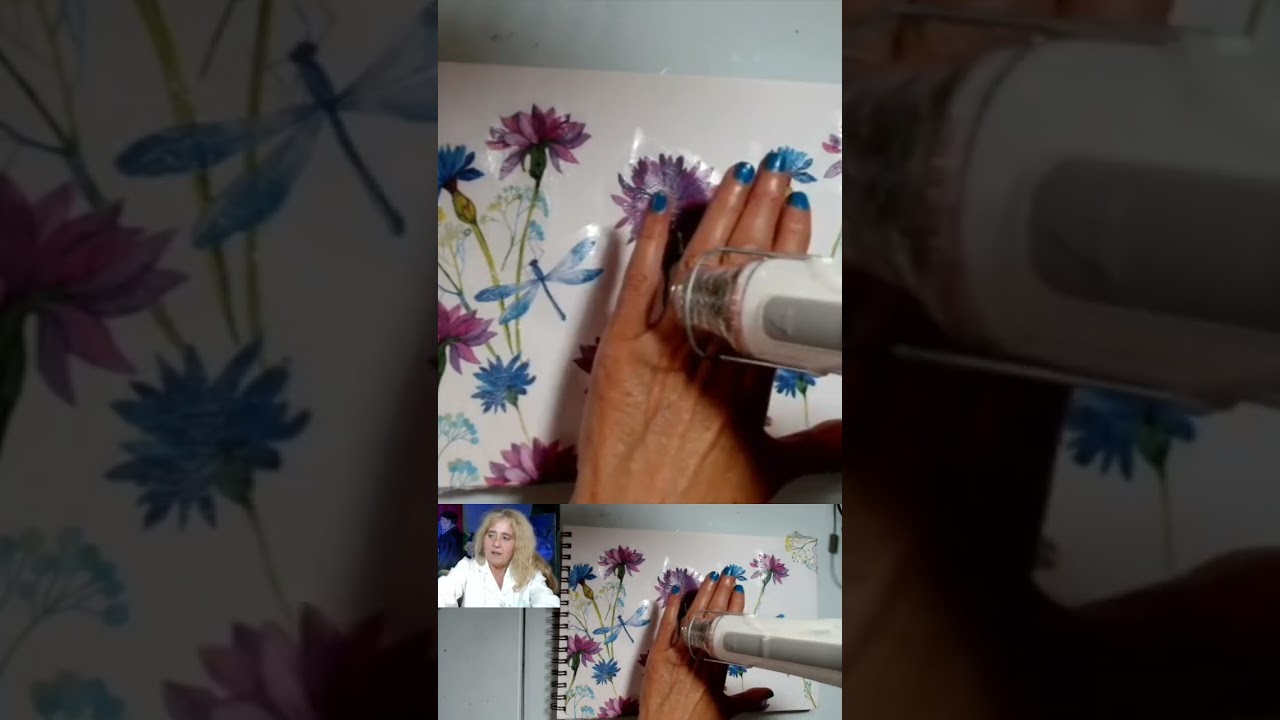 &iexcl; Mira como hago flores incre&iacute;bles con una servilleta y pasteles!