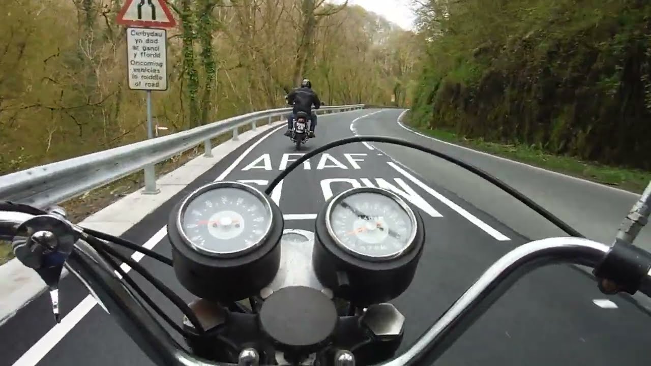 BSA A65 Thunderbolt and Royal Enfield Constellation take 15 mile ride together.