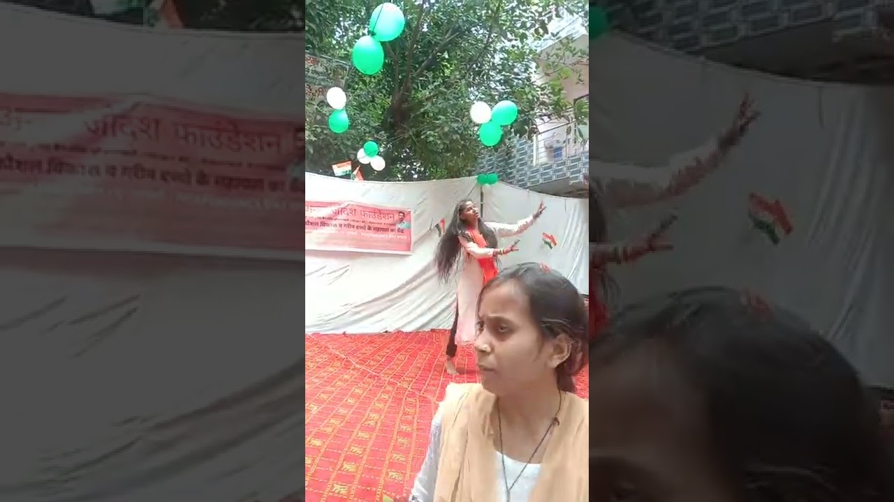 dhol jagido da Punjabi bhangra.    Dancing girls