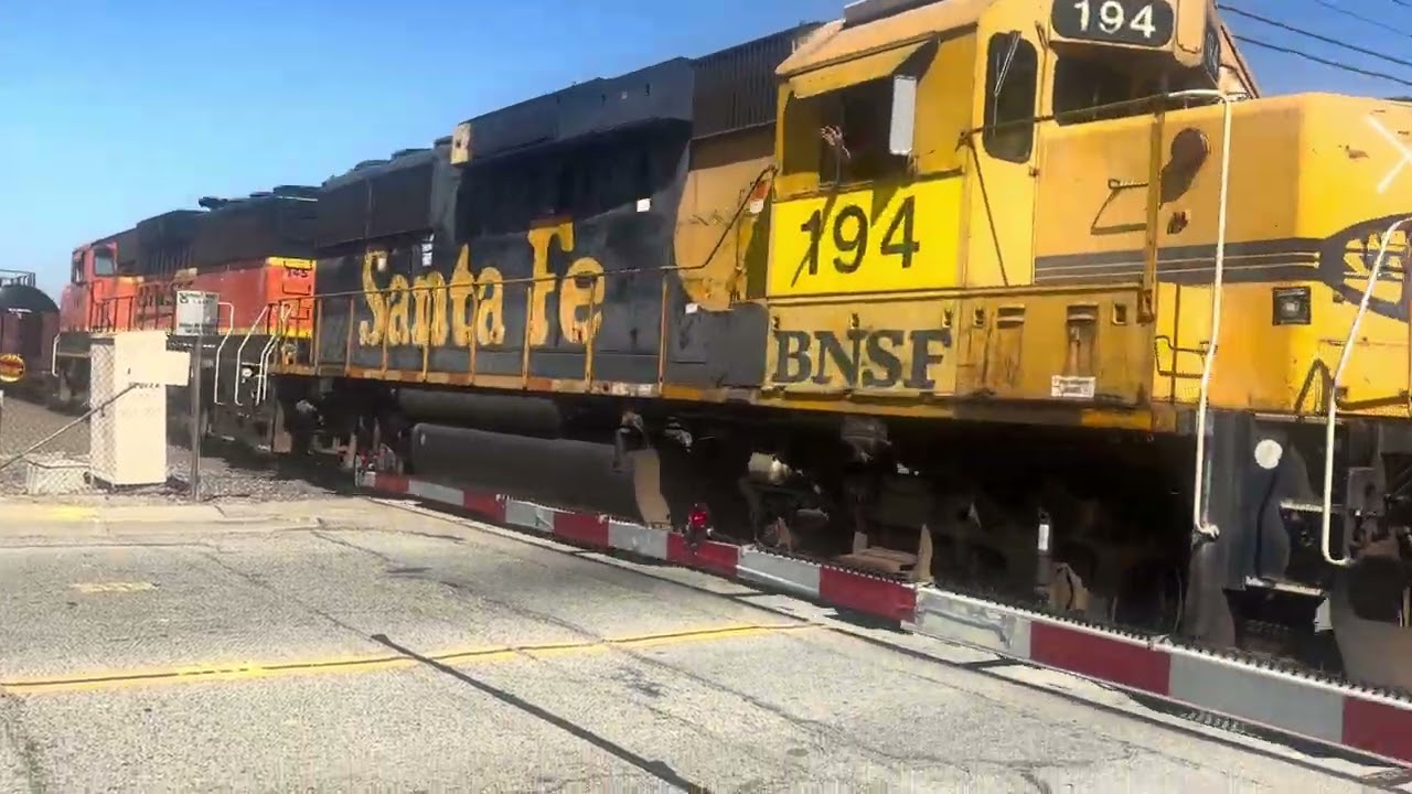 BNSF 194 leads the local to the Alcoa Yard and Watson Yard at 182nd Street 