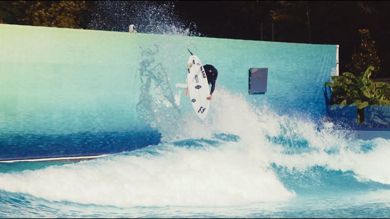 SURFING THE WAVEGARDEN LAB WAVE POOL