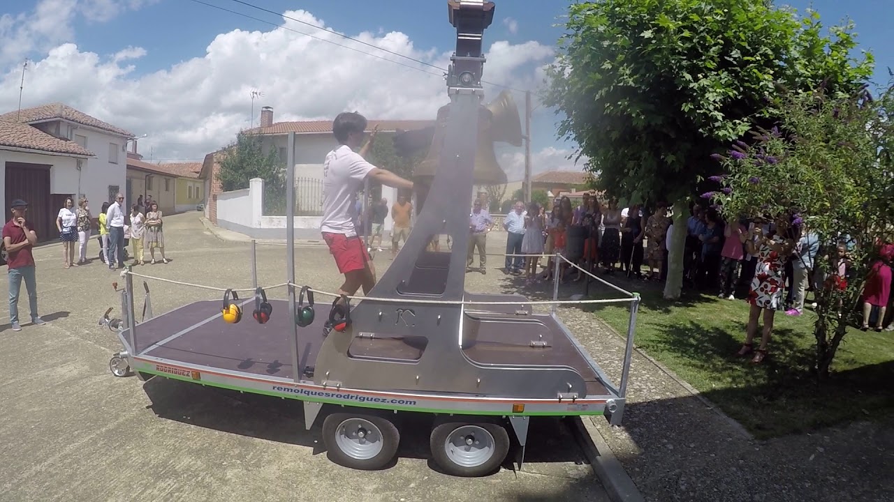 Toque de campanas de Fiesta campanomovil Campaneros Villaltanos en Villota del Páramo fiestas 2019