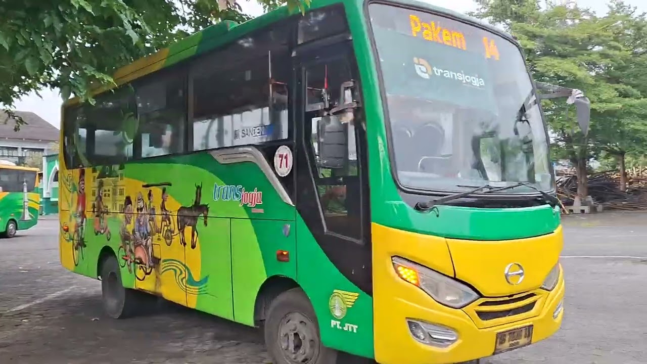 PART 79. MELIHAT BUS TRANS JOGJA DI BANDARA ADISUCIPTO