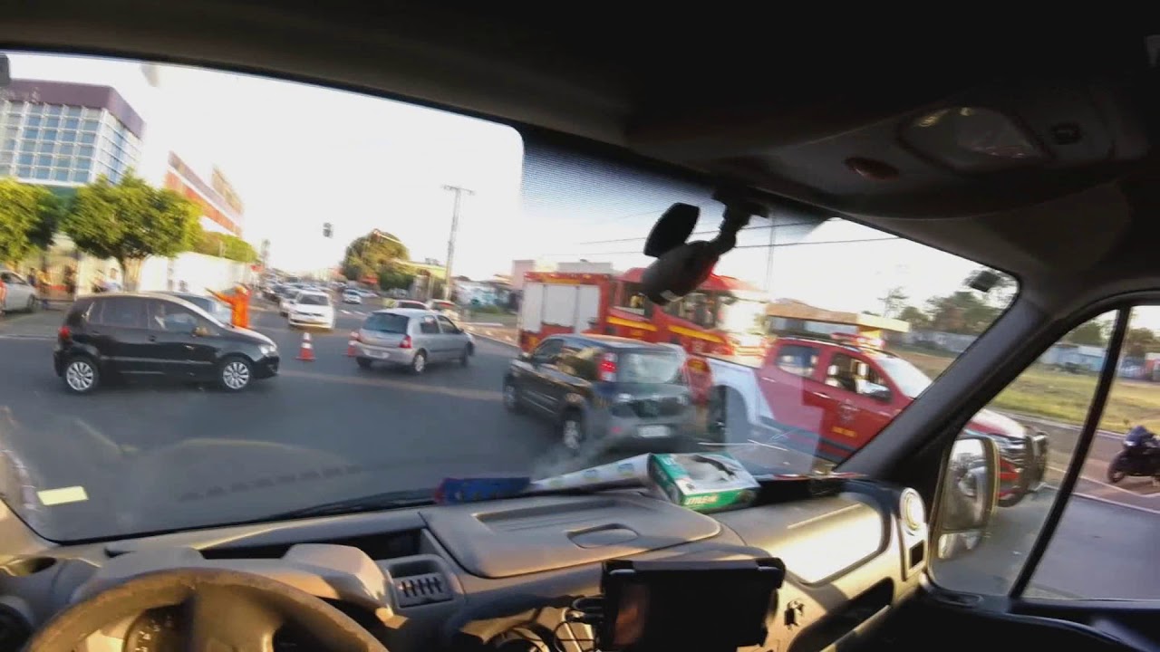 Colis&atilde;o carro x moto.