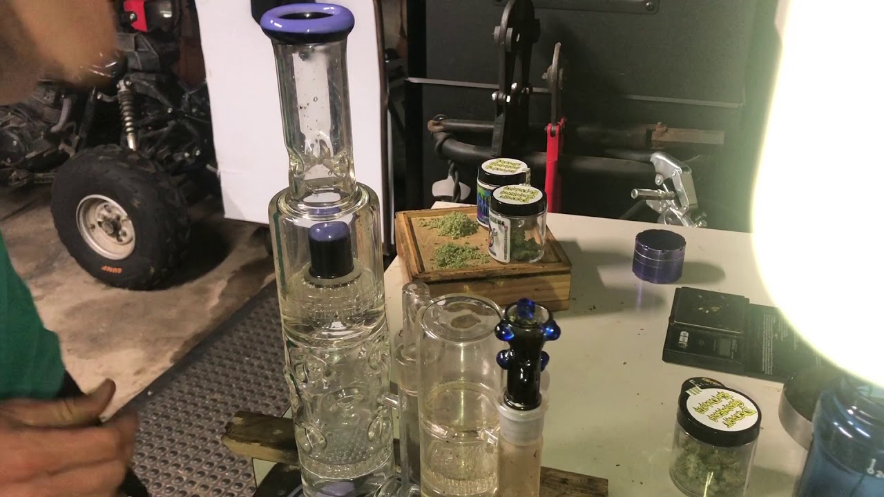 DETROIT GROWERS EXTRACT 8th CHALLENGE OUT OF A BONG