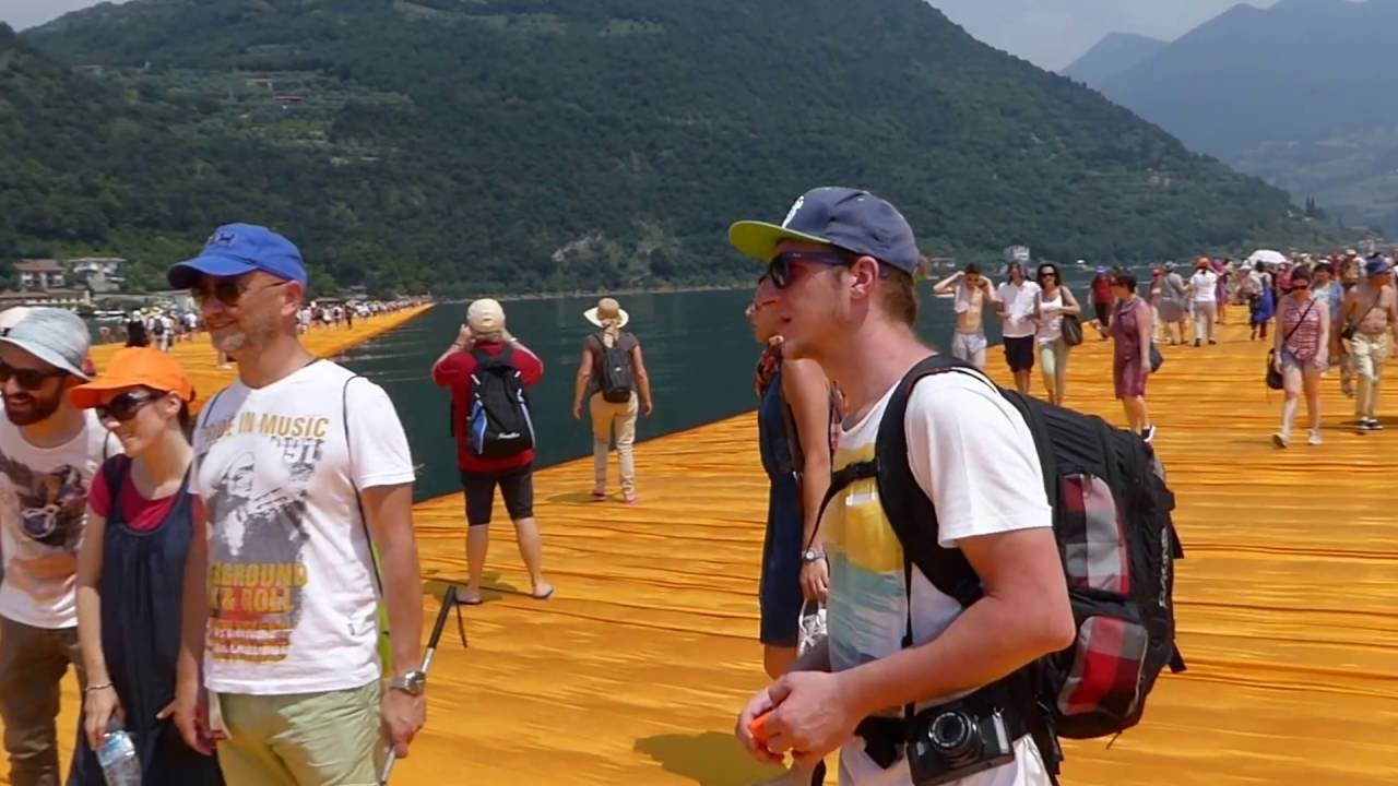 The Floating Piers - Lago d'Iseo (czaswdroge.pl)