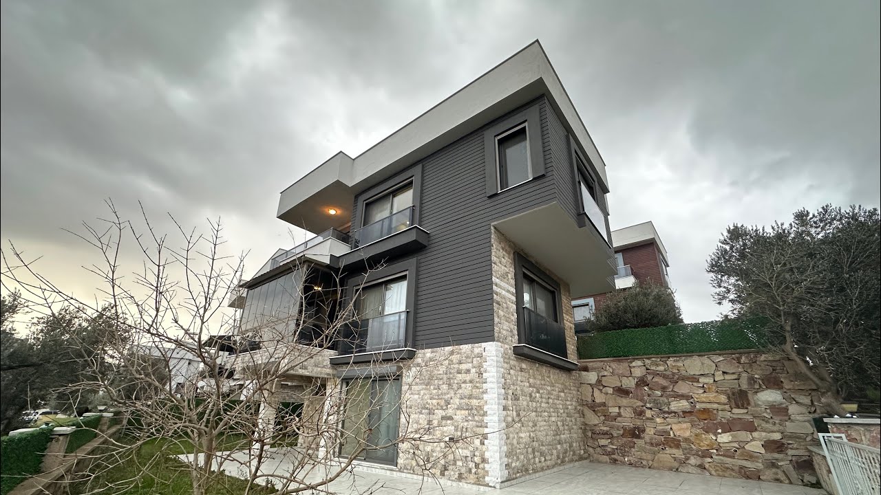 Pelitköyde triplex Kapanmaz manzaralı Villa 