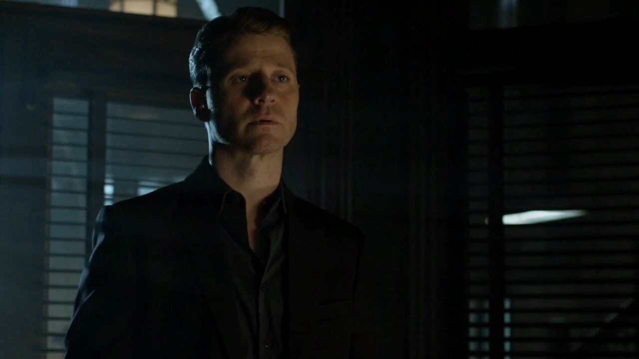 Jim Gordon Asks Captain Barnes For His Job Back At The GCPD (Gotham TV Series)