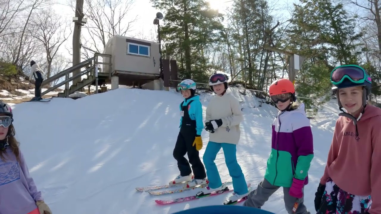 Mulligans Hollow - Ellie and Emme sunny day