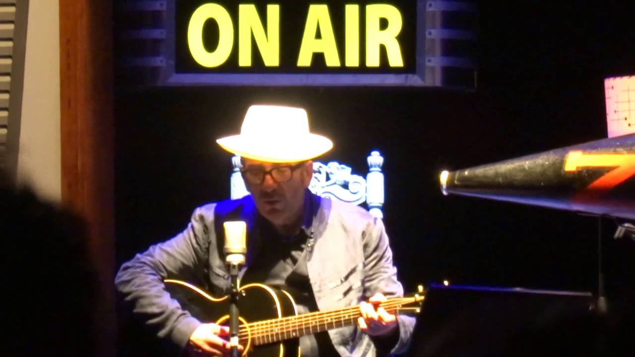 Elvis Costello (feat. Larkin Poe) - Live @Palabanco, Brescia Italy (May 31, 2016)