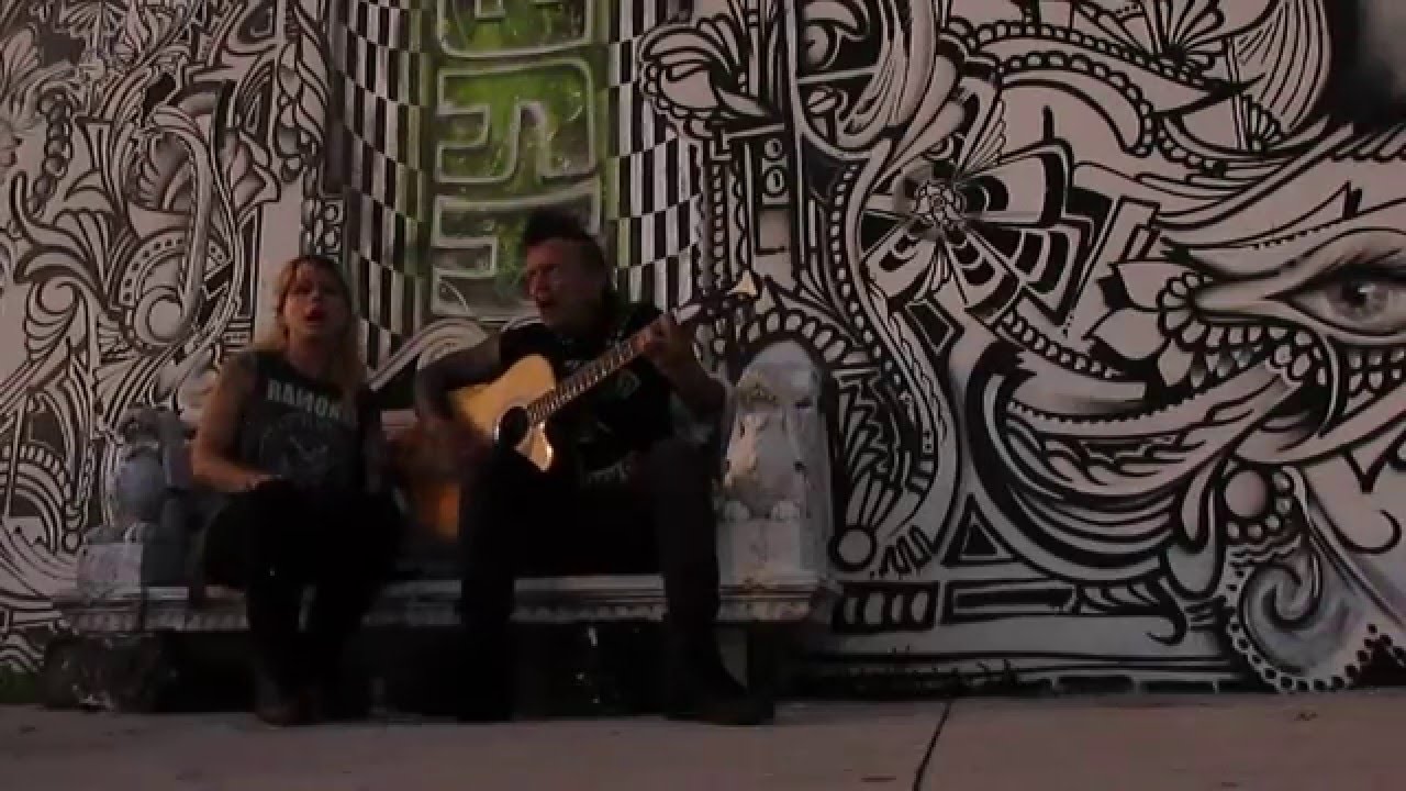 I.R.A. PUNK Acustico en las calles de Miami - Wynwood