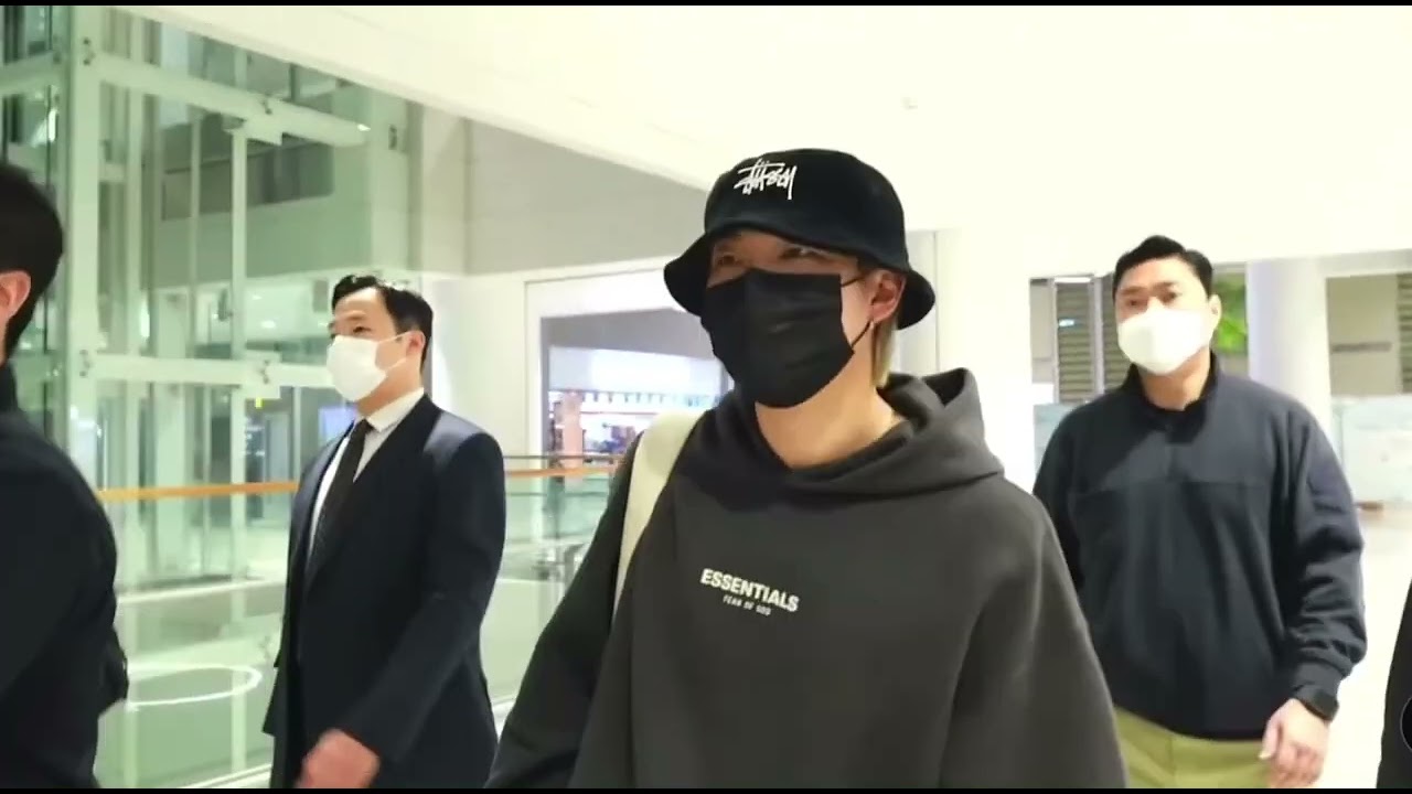 BTS Kim Namjoon (RM) ARRIVAL IN KOREA FROM LA (Incheon Airport Footage)20 April 2022 #bts #korea