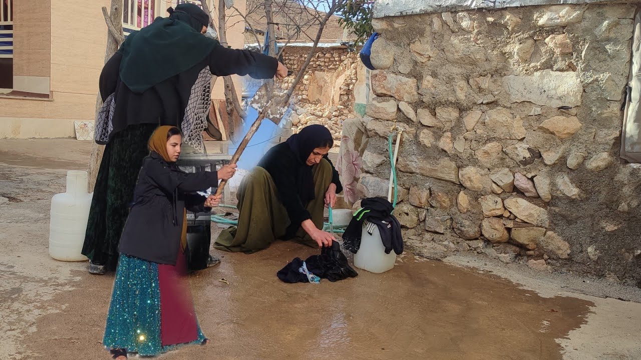 Ehsan's mother returned home and invited Ehsan's father to meet with Ehsan's mother.