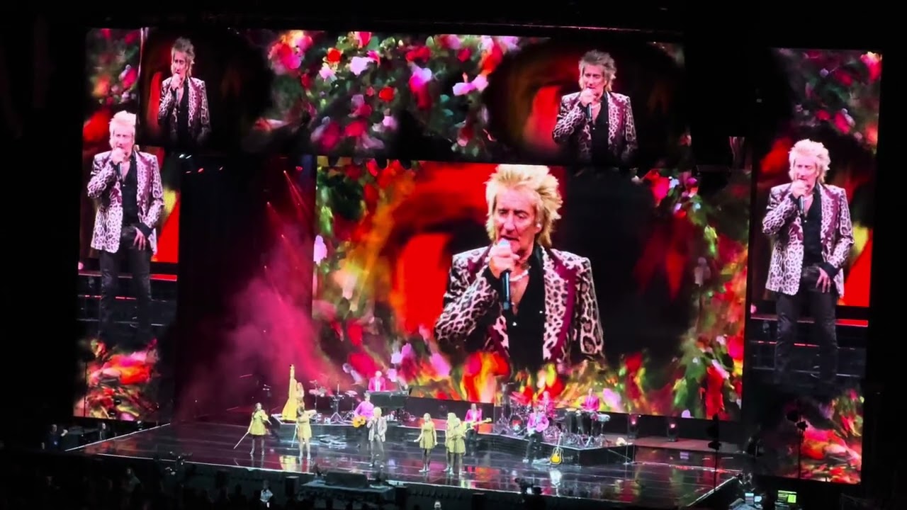 Broken Arrow (Robbie Robertson) - Rod Stewart Live at The Climate Pledge Arena in Seattle 8/11/2023