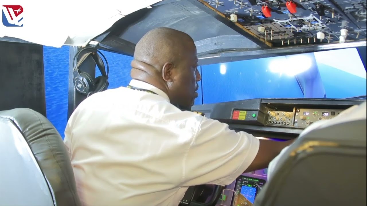 Simulating in a Boeing 737-800 FTD 