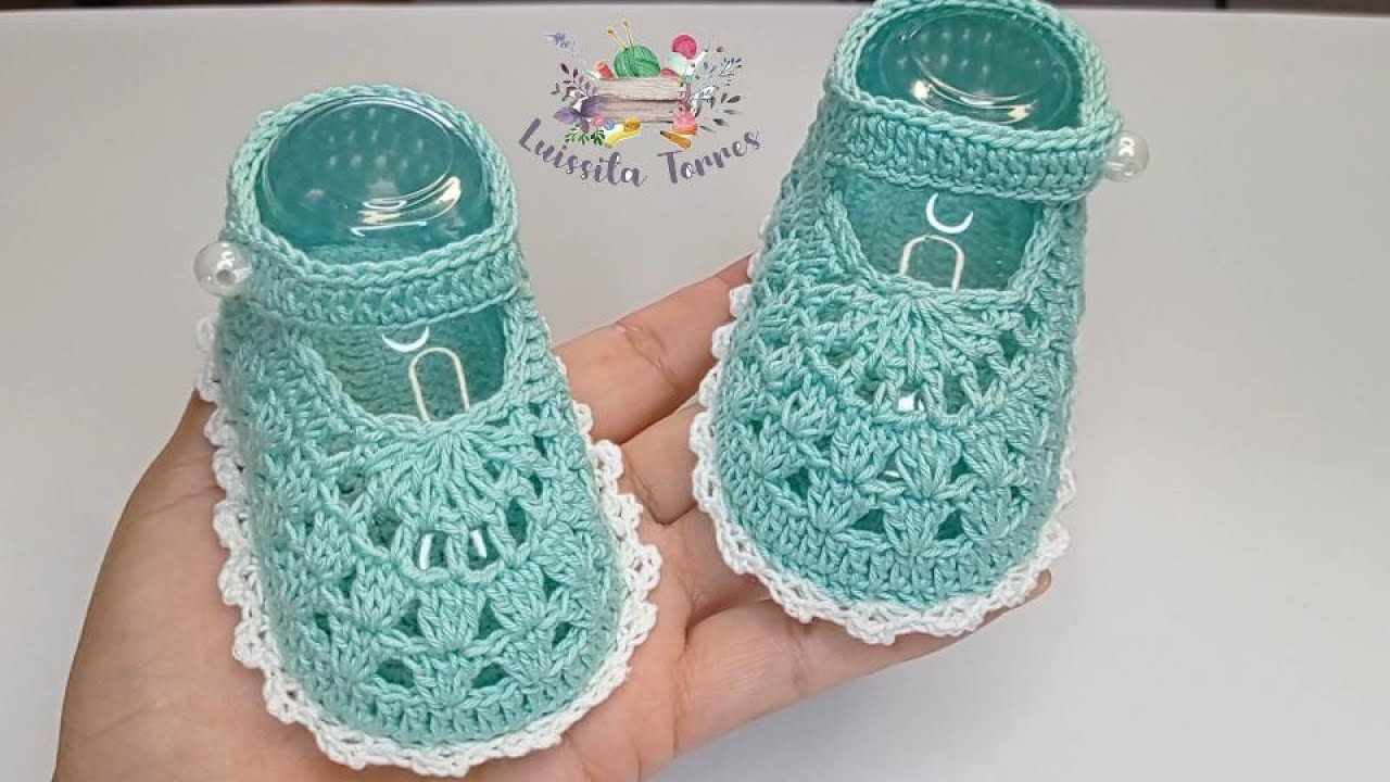 INCREIBLE PATRÓN DE GANCHILLO  ZAPATITOS TEJIDOS PASO  A PASO FÁCIL Y RAPIDO DE HACER TEJIDOFÁCIL