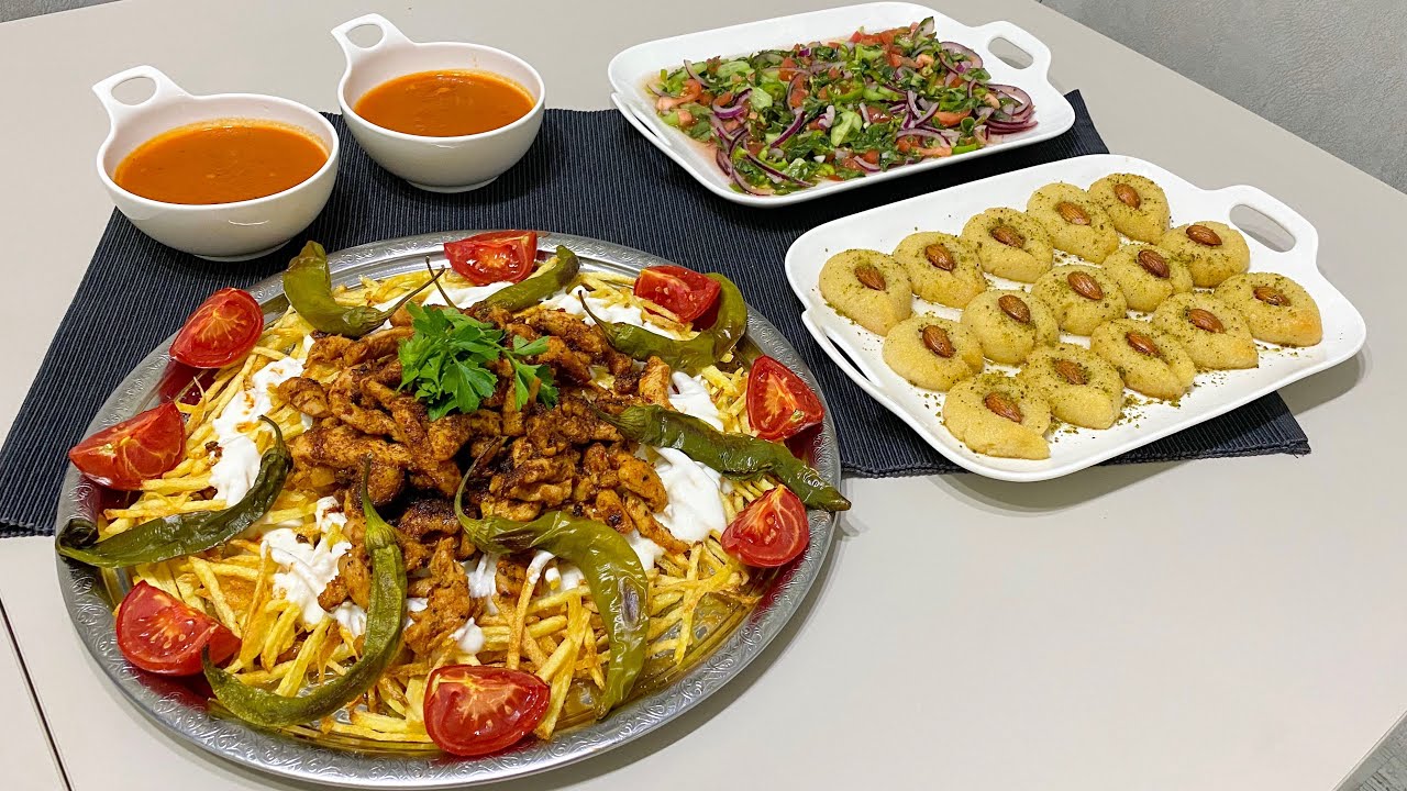 Меню ужина | Хрустящий кебаб из курицы, суп из жареных овощей и десерт с медом и миндалем