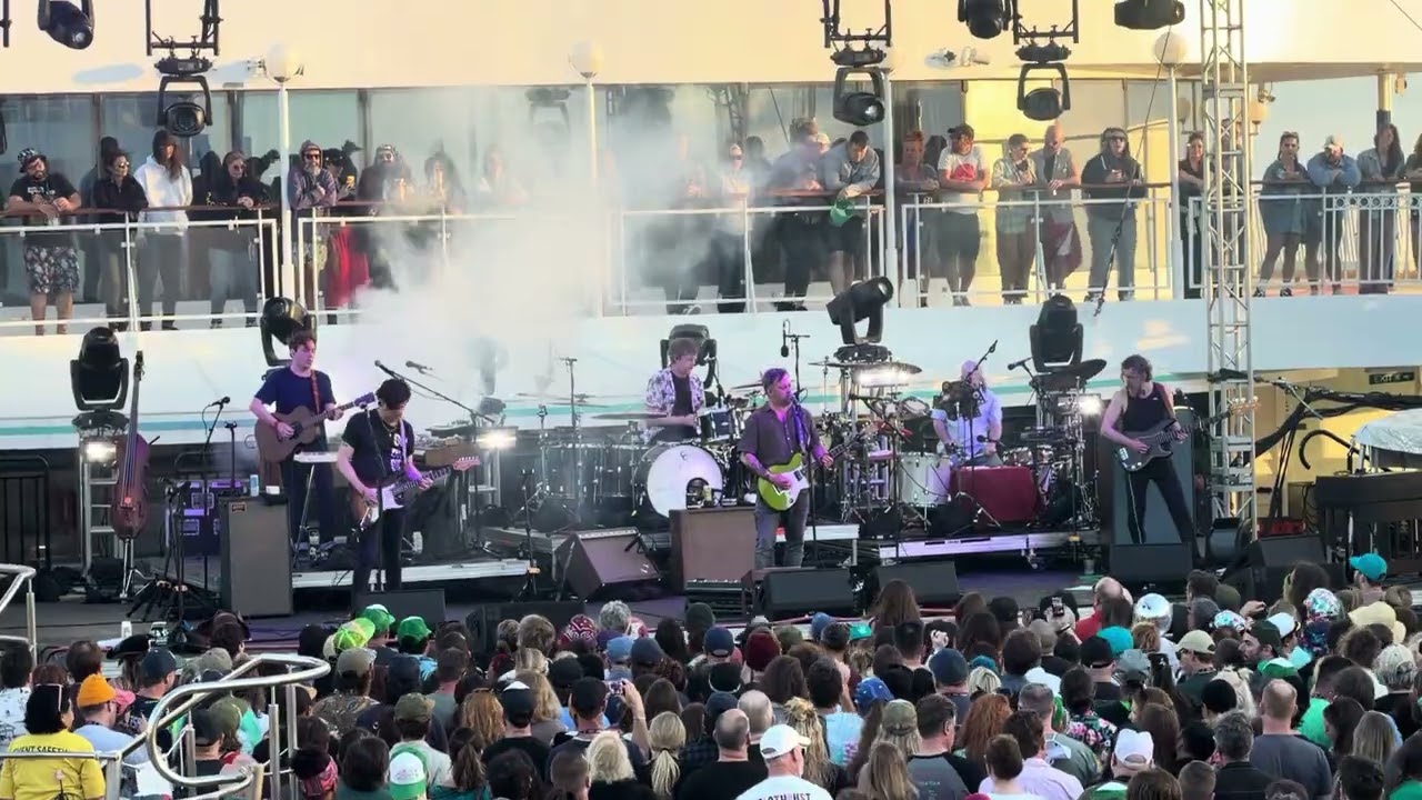 Modest Mouse - The Stars Are Projectors - Ice Cream Floats 2026 (02/08/2026)