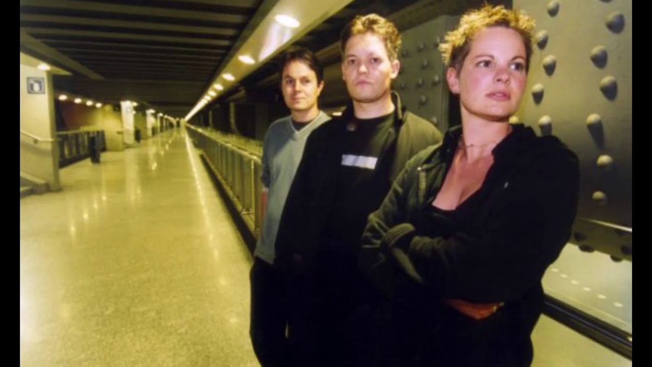 Real Synthetic Audio - December 31 2018 - BEST OF 2018 - EBM/Synthpop/Industrial radio Mix