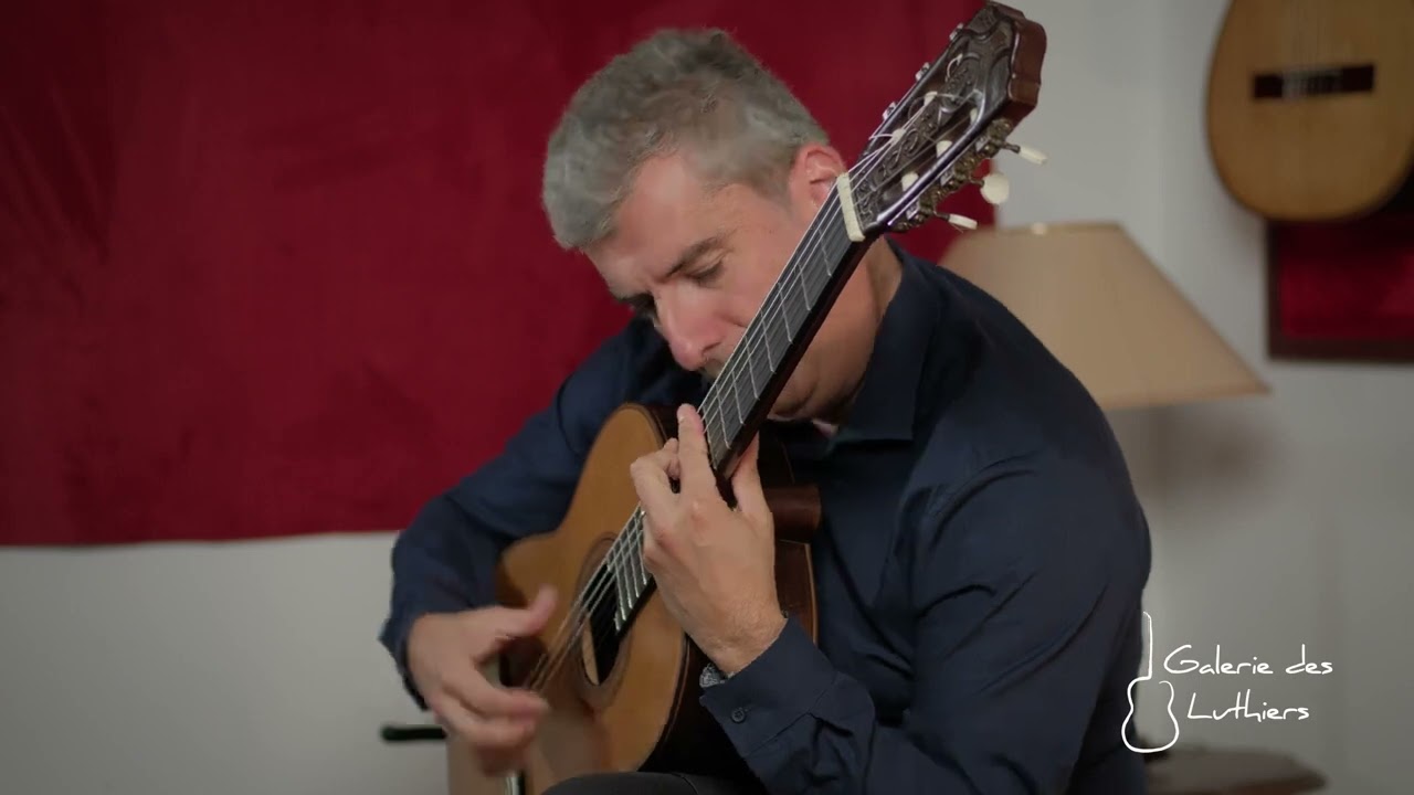 Alexandre Bernoud plays 'Round Midnight' by T  Monk   Arr  Roland Dyens on a 1951 Pascual