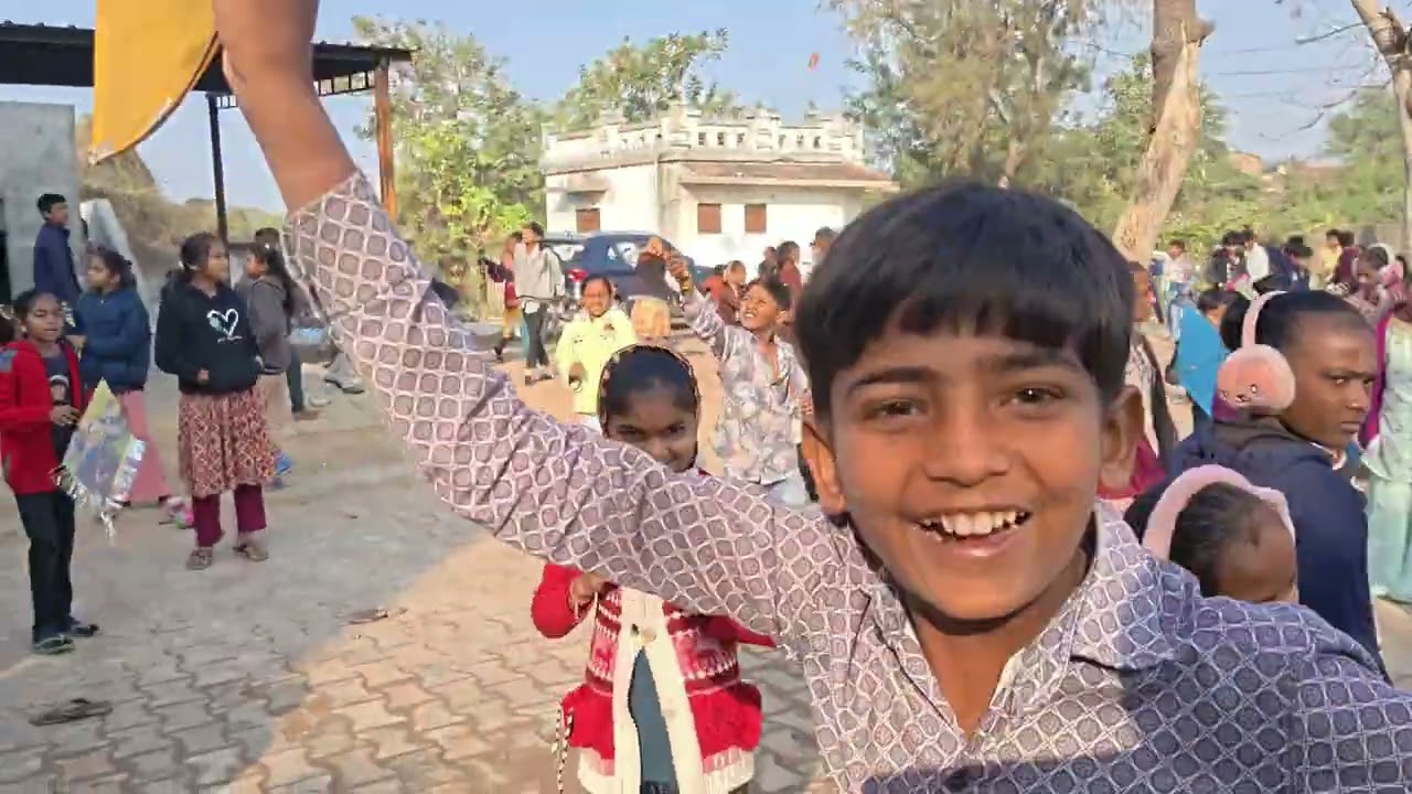 વારણા ગામમાં પતંગ ઉત્સવ#Gujarati video#viral video#Comedy video#trending video#anuvad#explorer