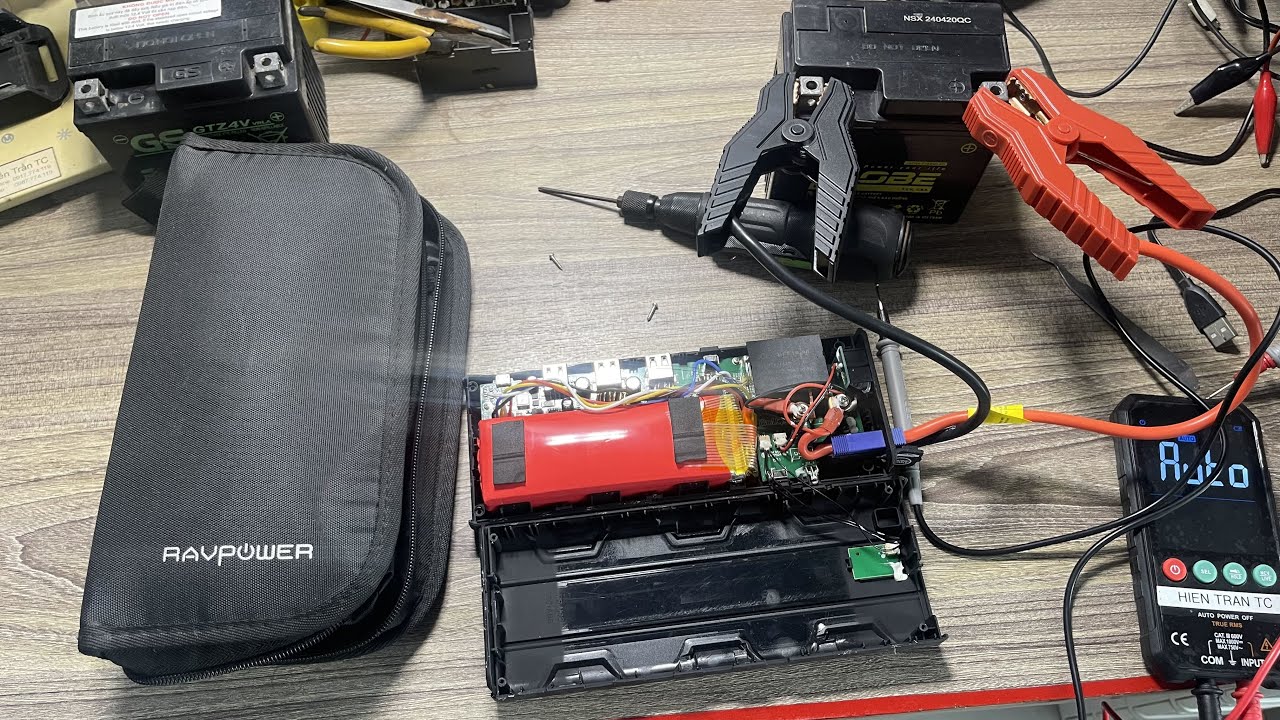 Bung cục kích nổ ôto 14000mah Ravpower