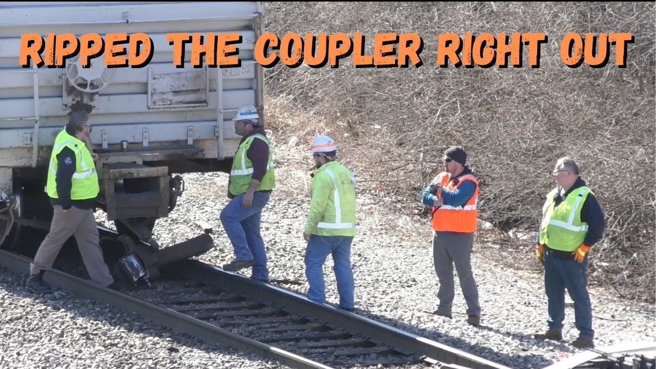 CSX breaks off a coupler on A very busy morning at the Lafayette junction