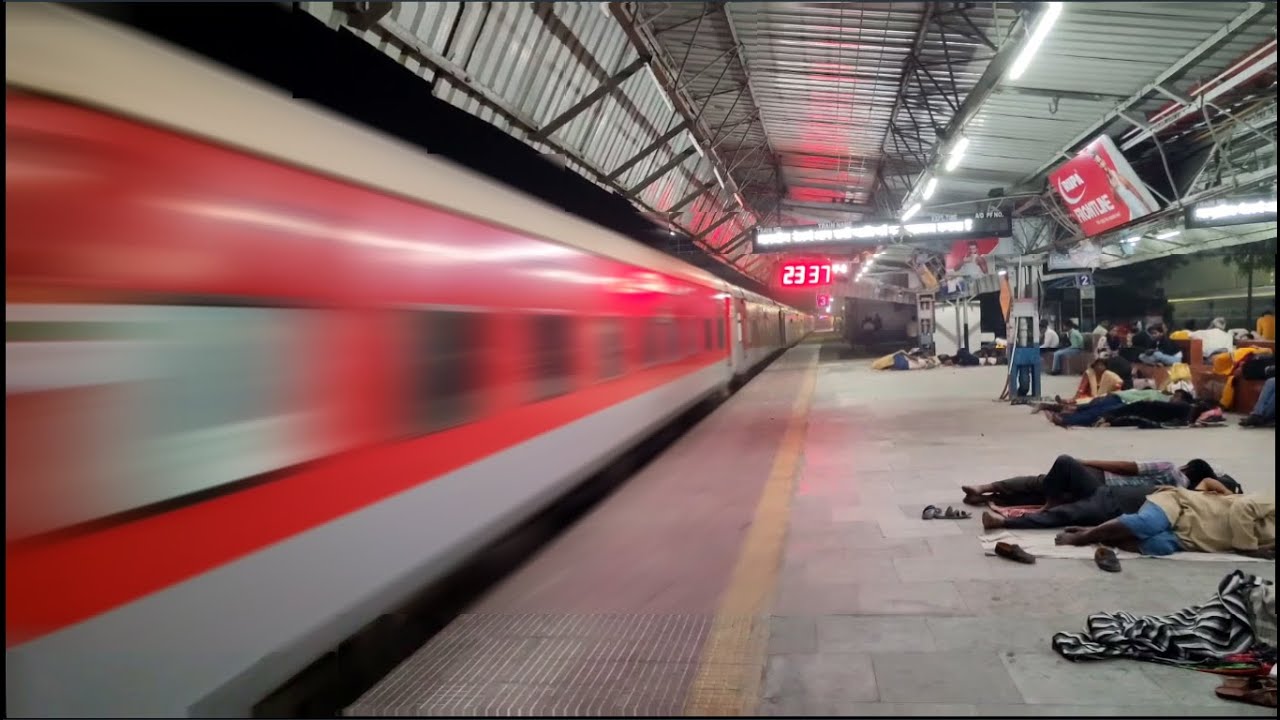 Whole Night Railfanning at Dehri on Sone I Speeding Rajdhani Gangs+ Duronto+ Pratap- Indian Railways