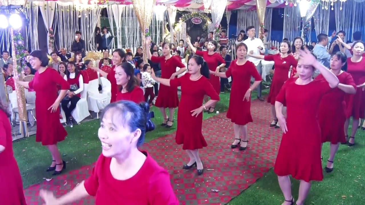 NHẢY TRONG ĐÁM CƯỚI . CÂU LẠC BỘ DÂN VŨ THÔN THÁI HÒA 1 - ĐÔNG HOÀNG - ĐÔNG HƯNG - THÁI BÌNH .