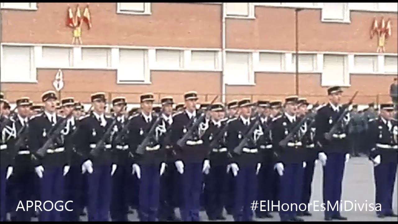 La Gendarmería Nacional francesa entona el Himno de la Guardia Civil