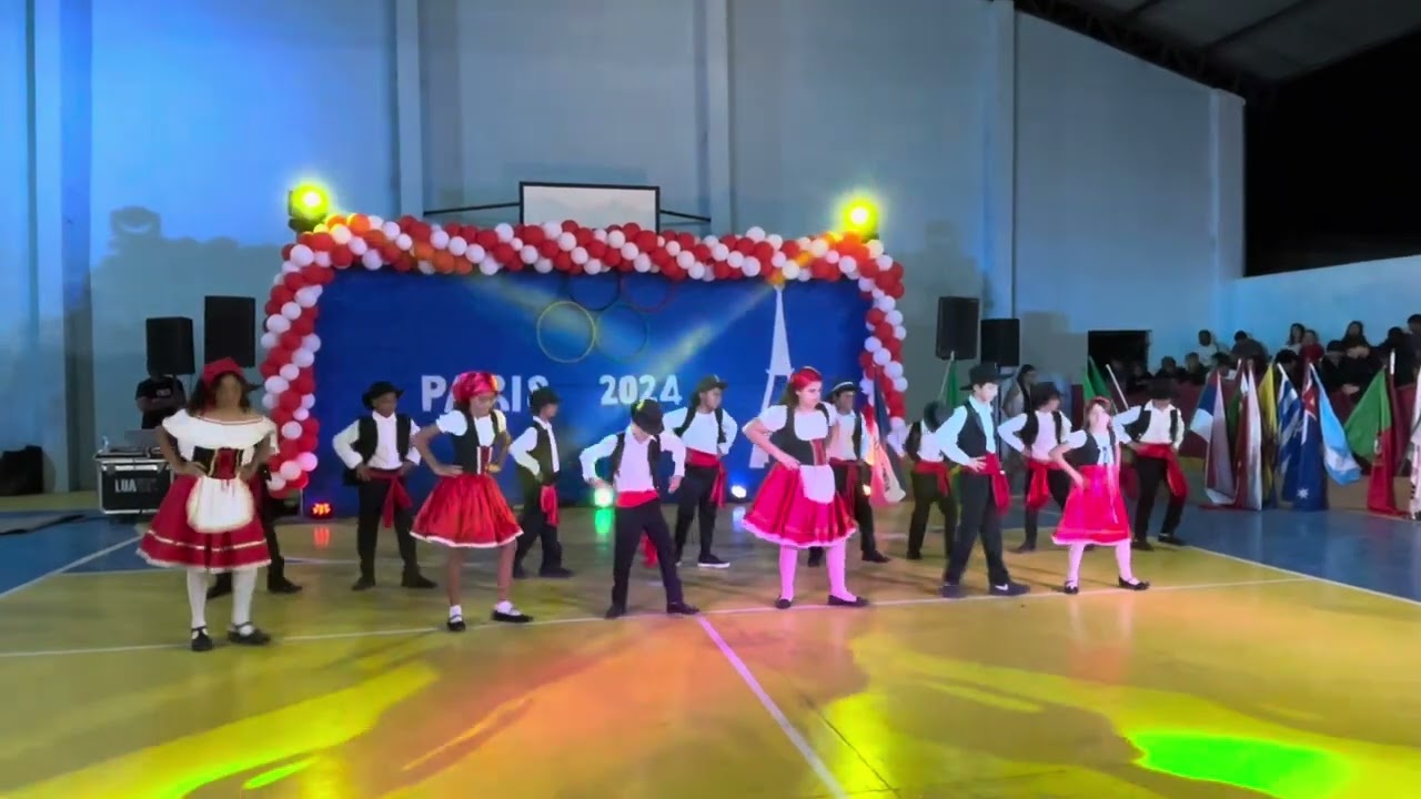 Apresentação 5º ano 2024 - Lagoa Dantas - Bate o pé - Dança Portuguesa.