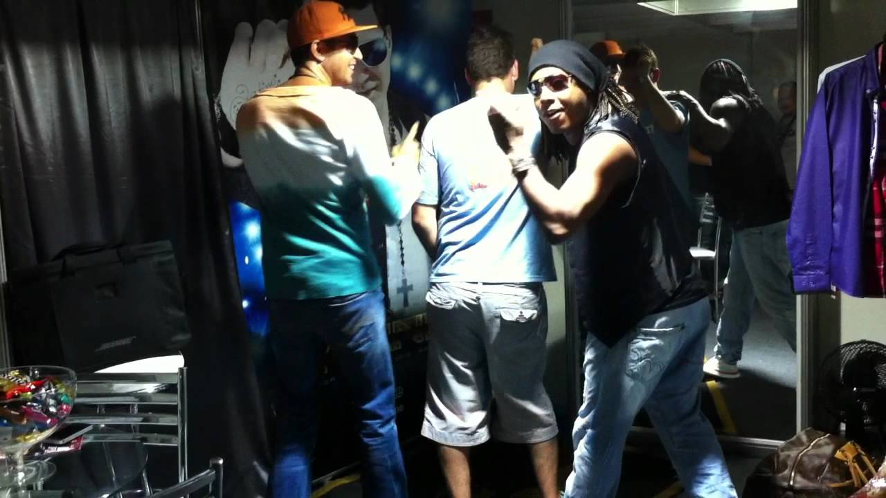 Rodrigo Adams aprende a dan&ccedil;ar Kuduro com Latino e Daddy Kall