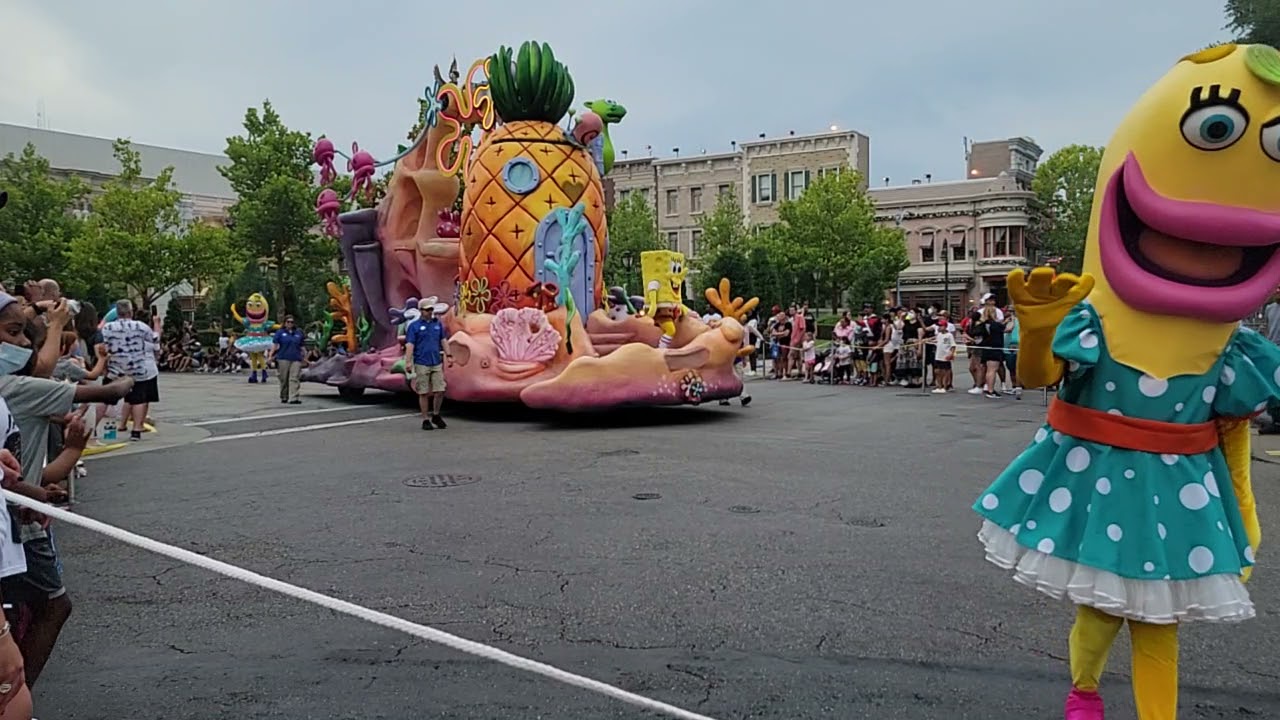 Universal's superstar parade is back!!!
