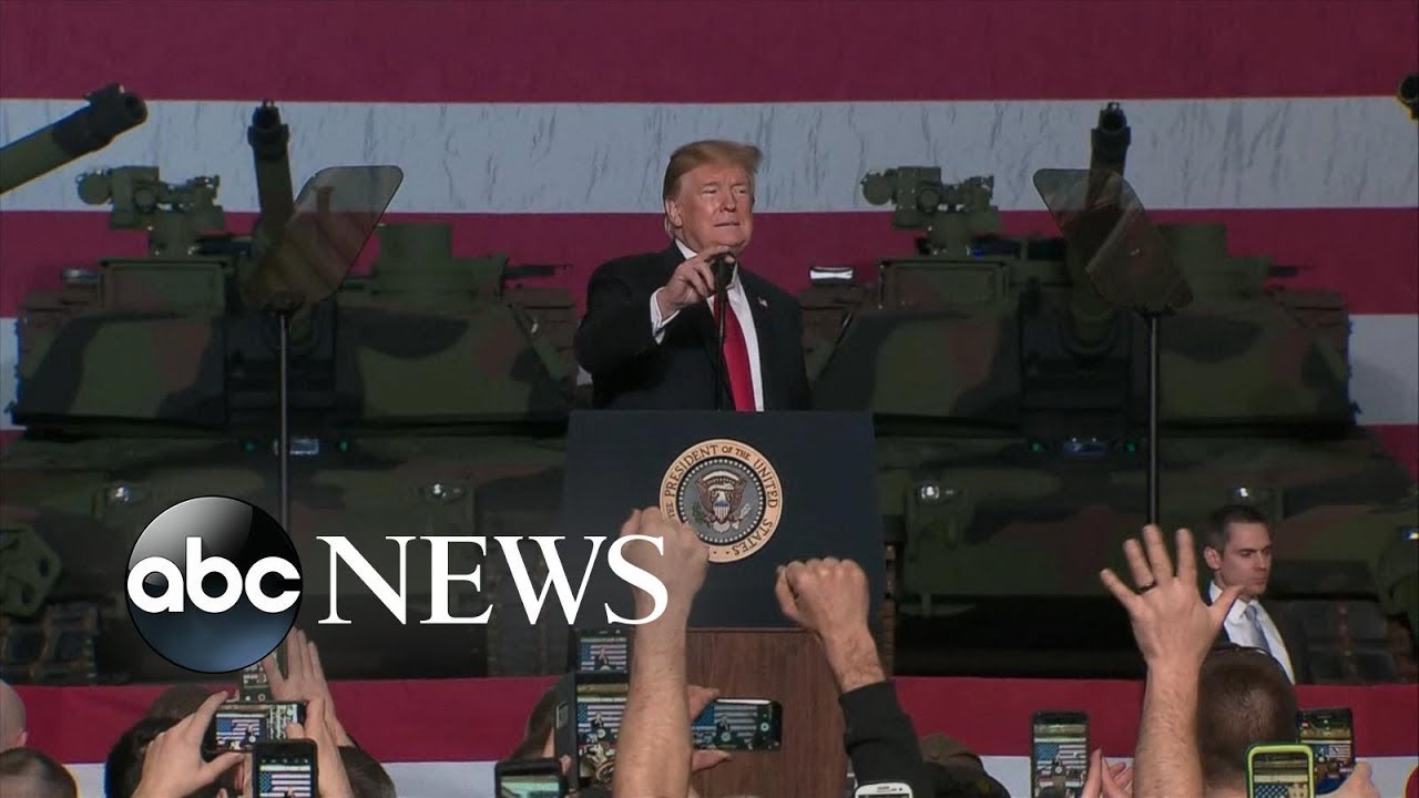 Trump attacks McCain at event packed with veterans