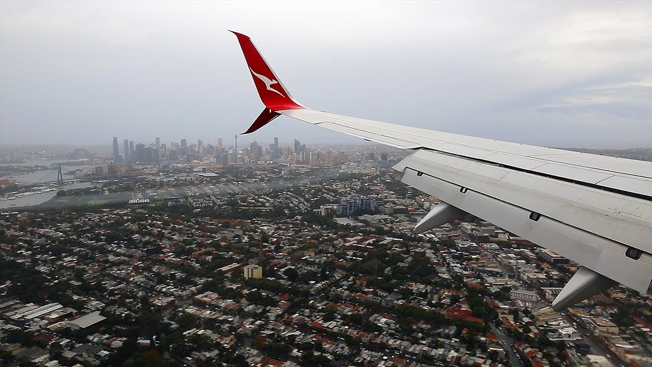 Qantas Boeing 737 Landing - Sydney (QF 740)