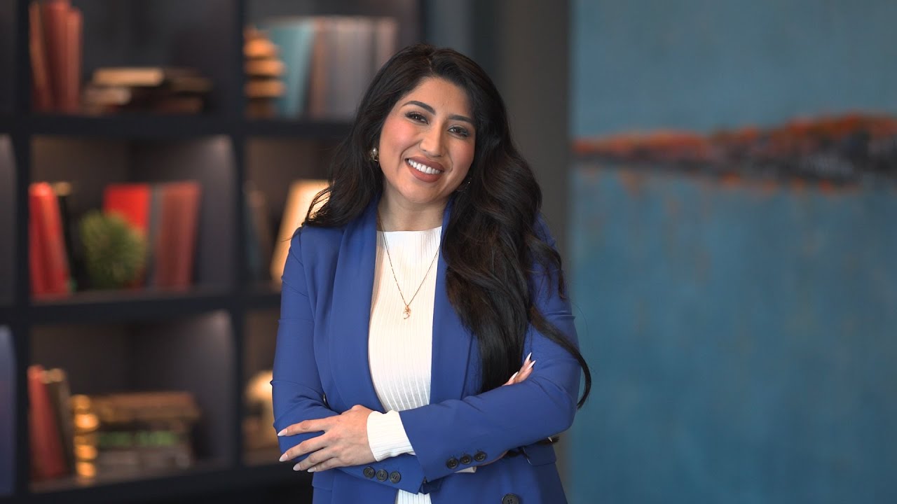 Single mom turned attorney uses social media to empower moms across the country