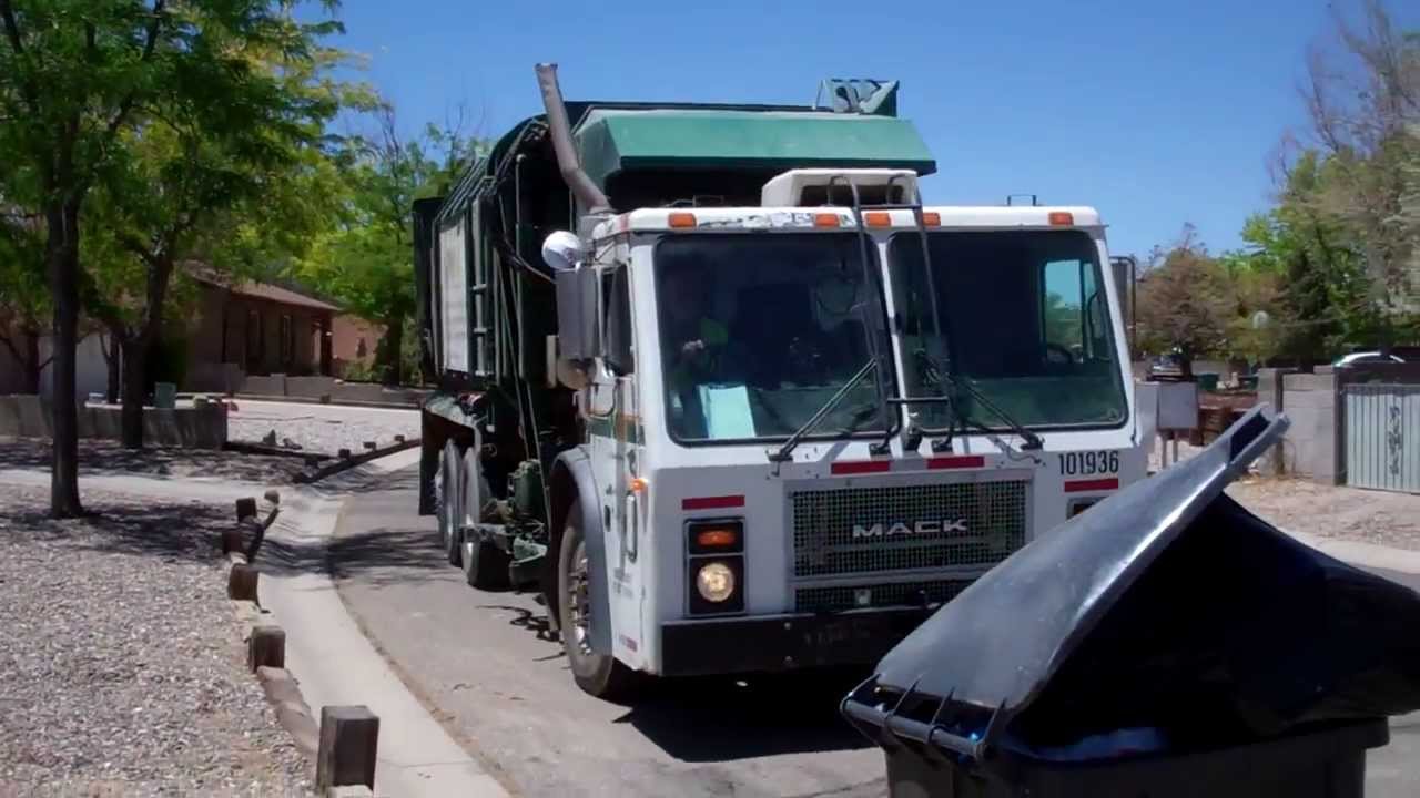 WM Waste Management - Mack LE Amrep Octo ASL (trash)