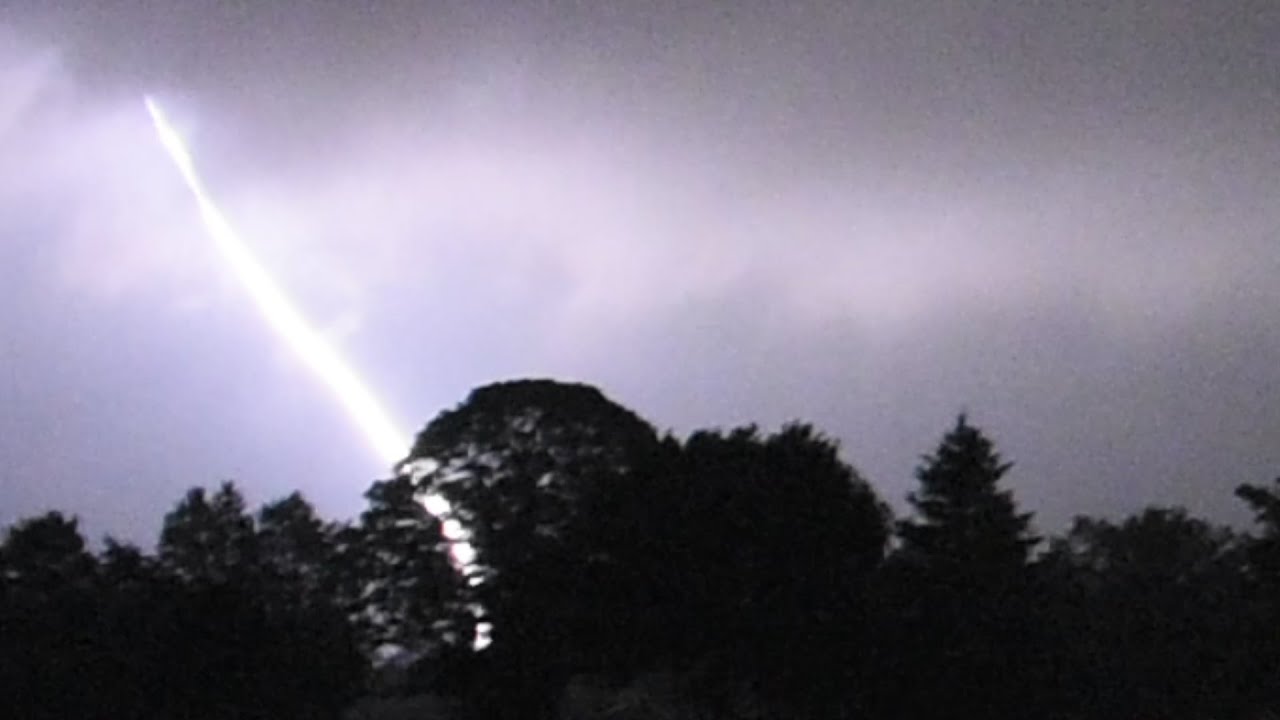 Tornado Warned Storm with Intense Lightning/Thunder Barrage, Strong Winds - Oakfield, WI - 7/28/21