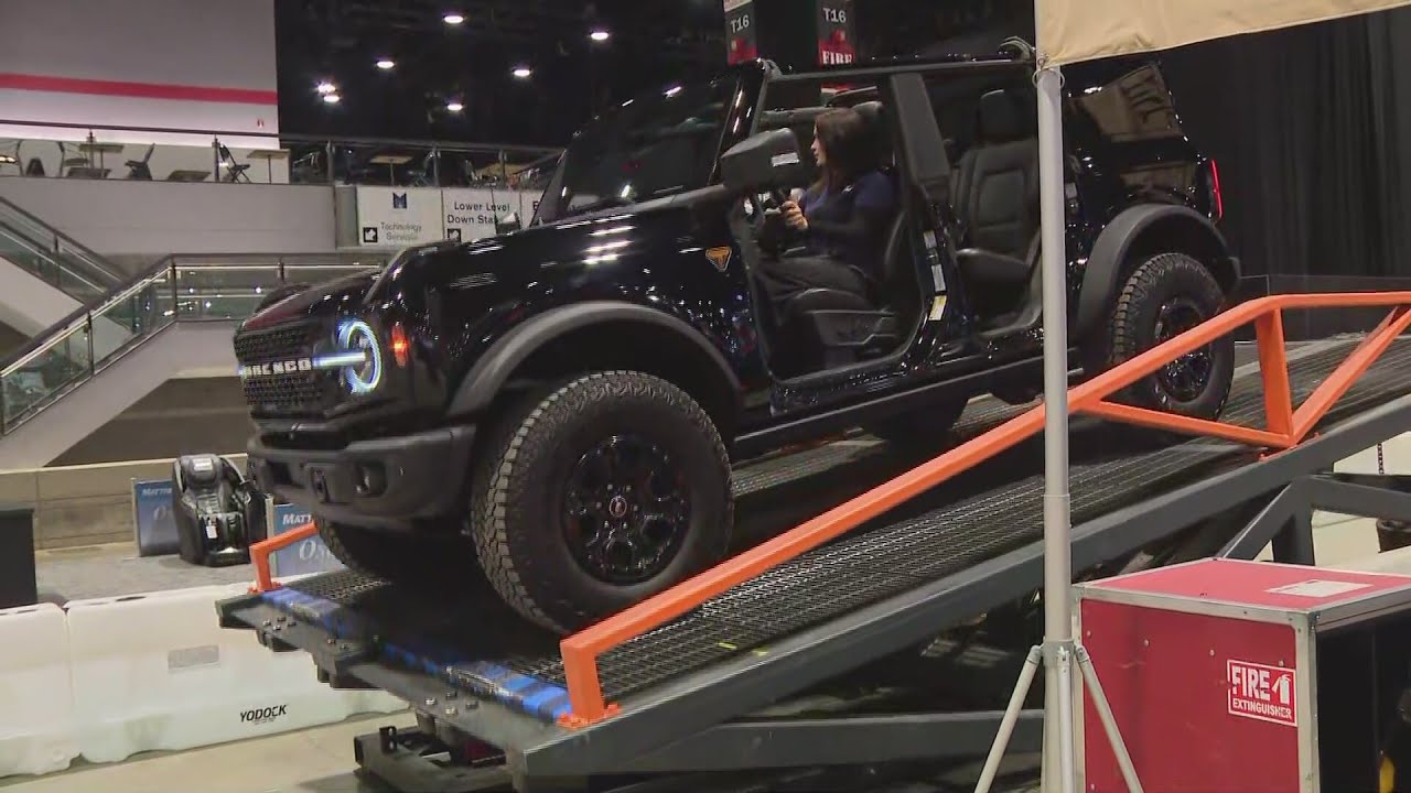 Behind the scenes of the Chicago Auto Show