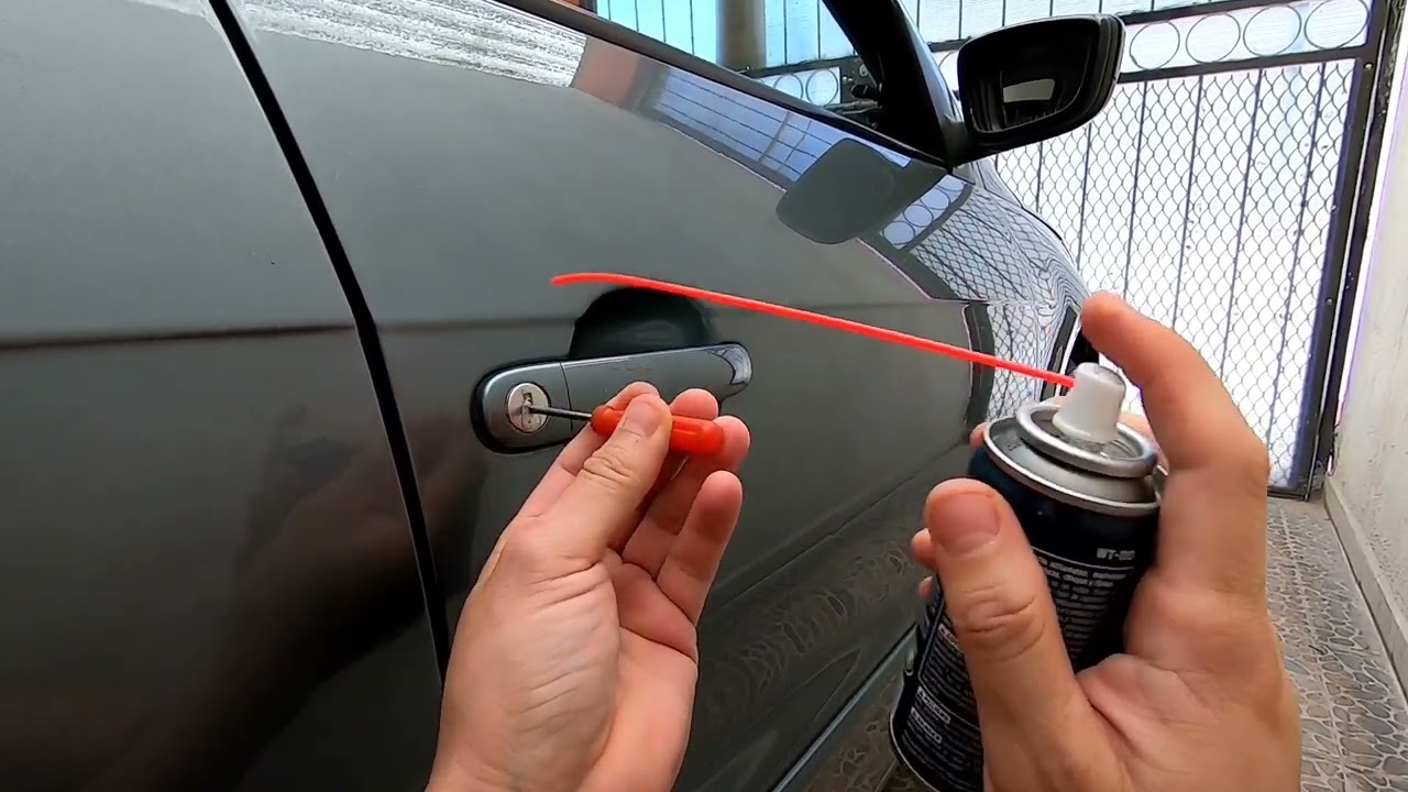 ¿Se hace dura la chapa del coche? Solución / Lubricar cerradura del auto muy fácil / VW Gol