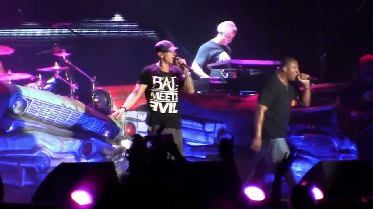 Eminem - Space Bound  (HD) Live at Lollapalooza