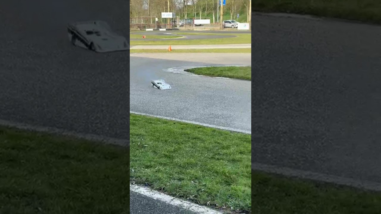 Driving in O.S Shimo 3 edition Serpent 990R