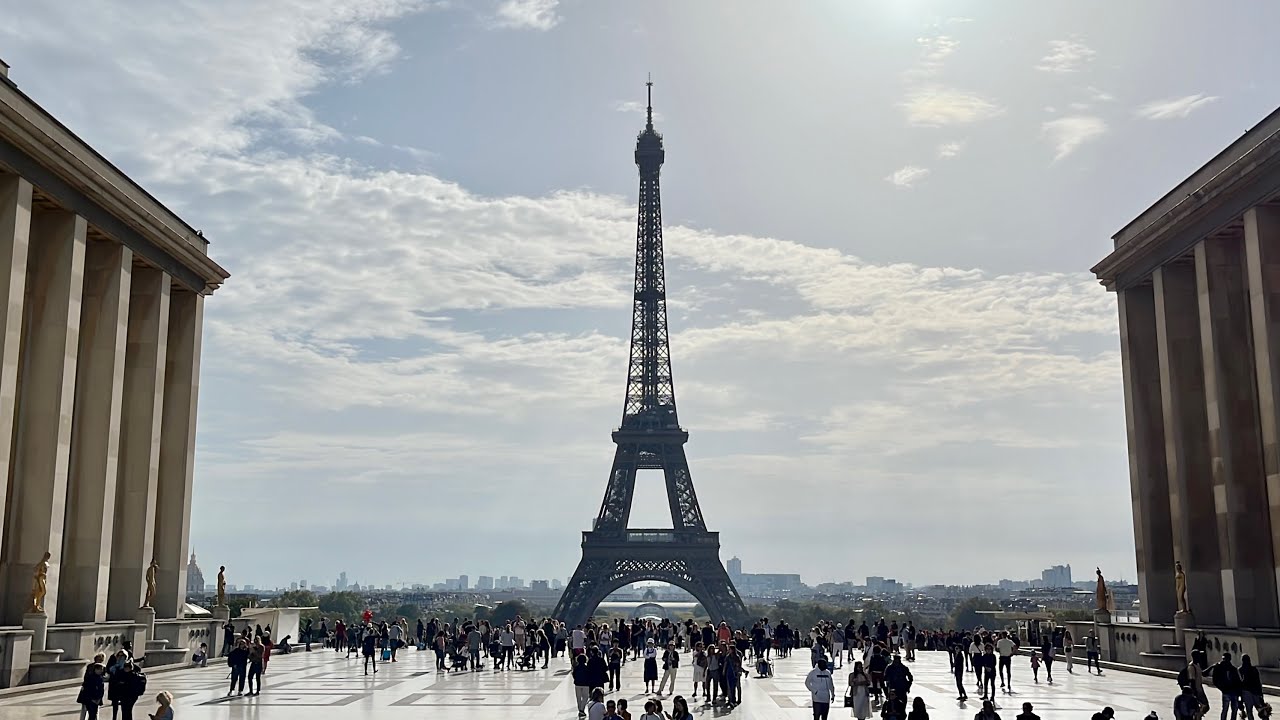 Red Route - Big Bus Tours - Hop On, Hop Off Paris Day Tour - Paris, France