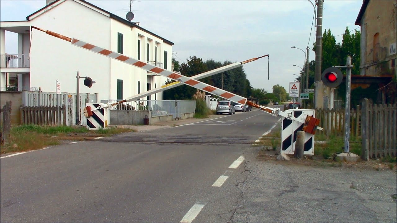 Garlasco (I) Passaggio a Livello // Level crossing //