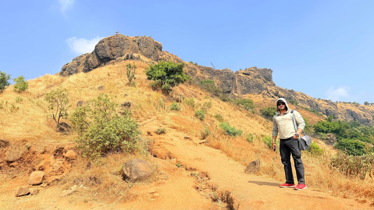 ४५०५ फूट उंचीवर निसर्गाची किमया! ७ रंगाची माती आणि रायरेश्वर मंदिर | Raireshwar Fort Guide