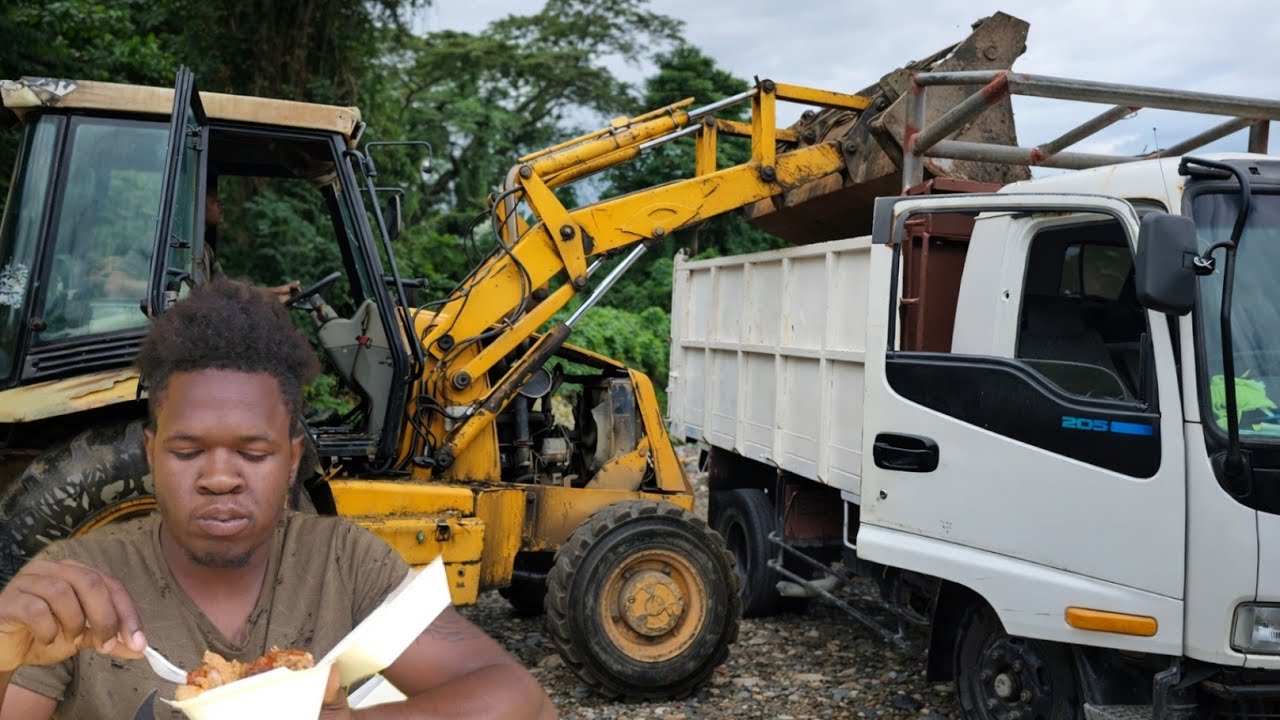 Working as a driver helper for a day Delivering materials for customers small progress 
