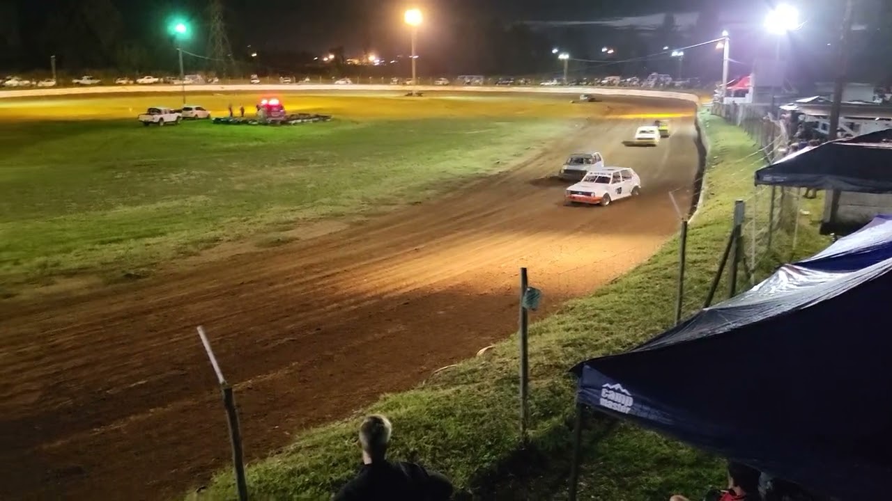 Newcastle Ovaltrack 1660's Heat 1  02/04/2022