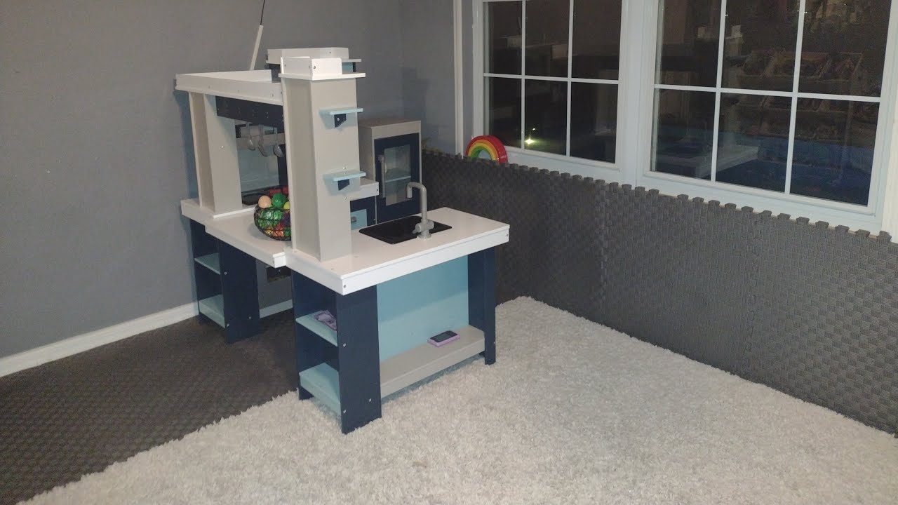 Step 2 grand walk in wooden kitchen
