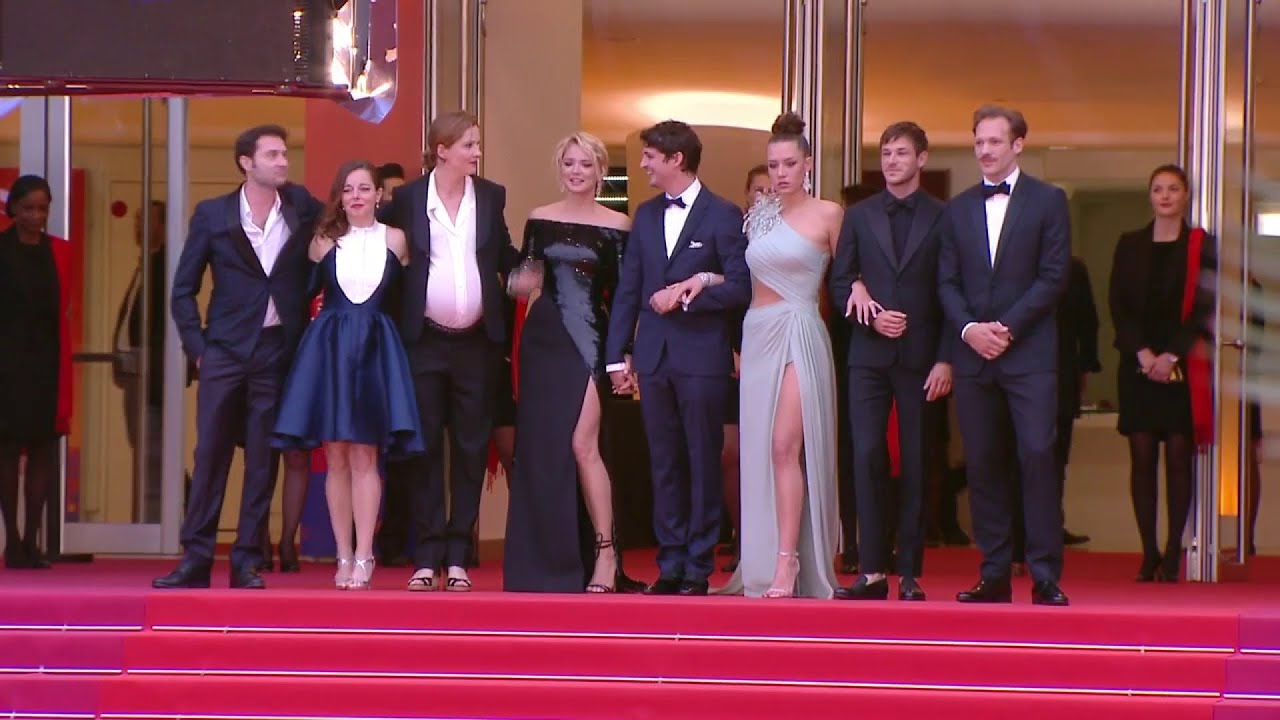 L'équipe de Sibyl, dernier film en compétition, illumine le tapis rouge - Cannes 2019