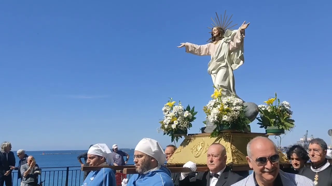 Processione di Gesù Risorto 2024 nella città vecchia di Taranto